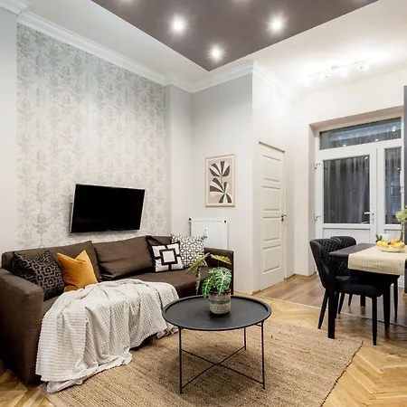 Appartement Chill On The Screened Balcony-budapest Historic Landmarks Budapest